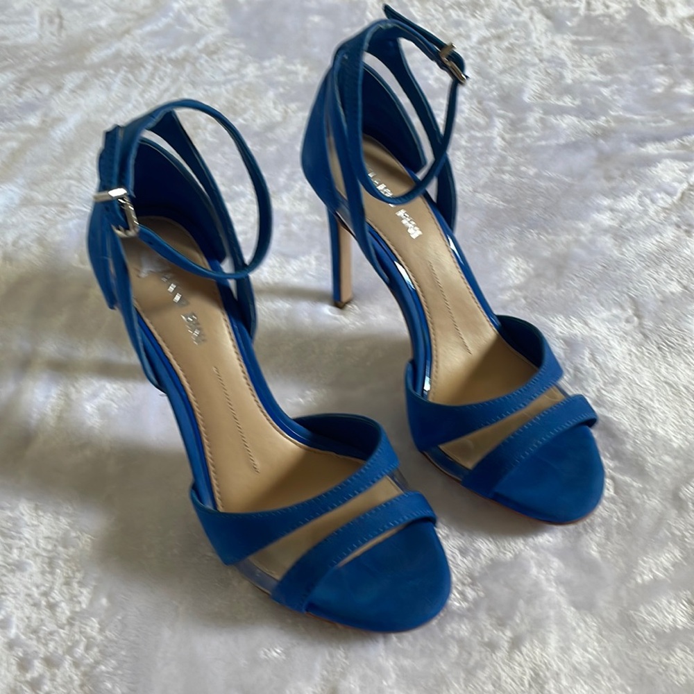 Gianni Bini Suede Blue Shoes